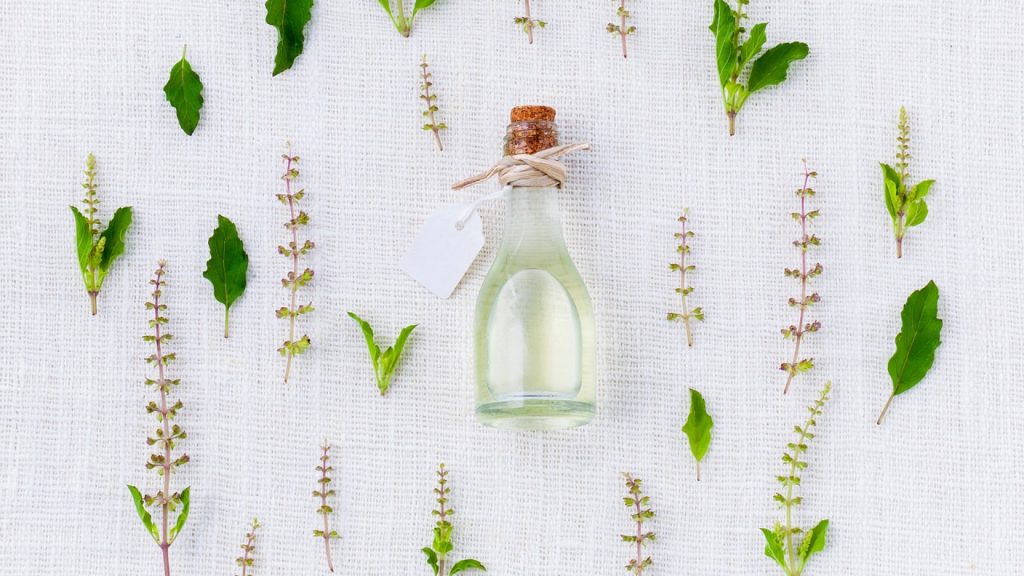 L’huile pour le corps, l’astuce beauté d'une peau resplendissante